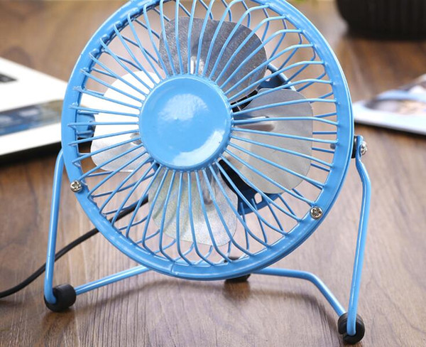 The latest creative 4 inch USB mute mini desktop fan in the office computer desk the student dormitory