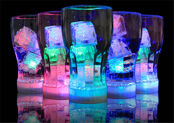 Party Decoration Flash Ice Cube Water-Actived Flash Led Light Put Into Water Drink Flash Automatically for Party Wedding Bars