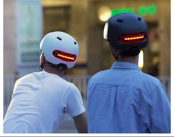 Bicycle Helmet flashing light design Cycling Helmet Men Women Automatic light warning light smart helmet Road Mountain