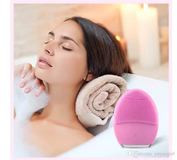 New Electric facial cleansing brush Vibration Recharging silicone face scrubber washing safer and cleaner Can be used in the shower