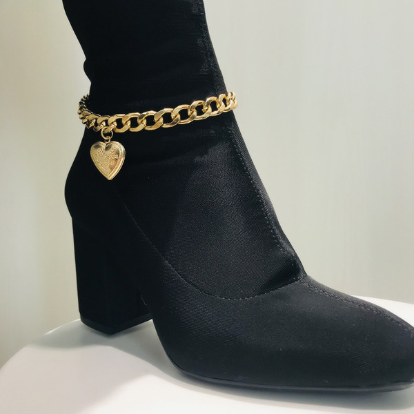 Creative Heart-shaped Sculptured Open Metal Shoe Chains