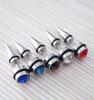 wholesale Men Body Piercing Earrings 316L medical titanium earrings and diamond jewelry fashion spread ear puncture