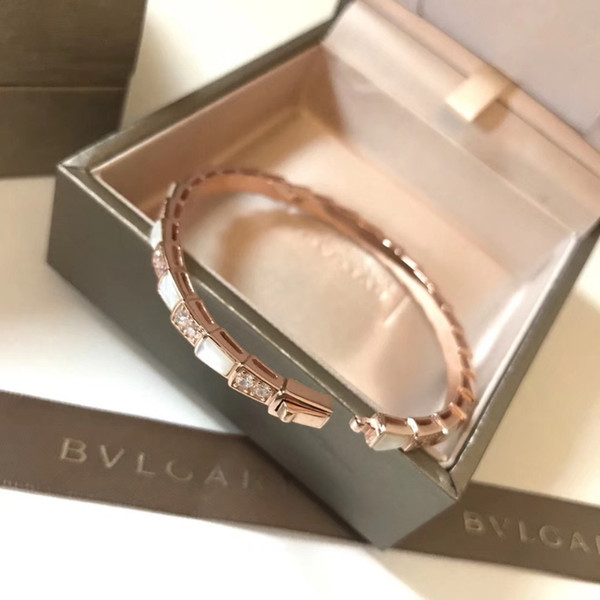 2019 latest lady's favorite classic bracelet elegant glamorous stylish Classic reproductionin