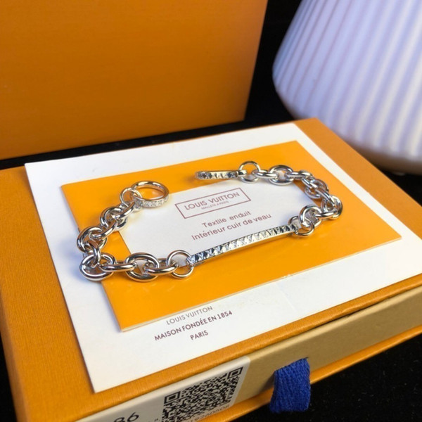 2019 spring and summer new listing letter bracelet luxury elegant temperamentis