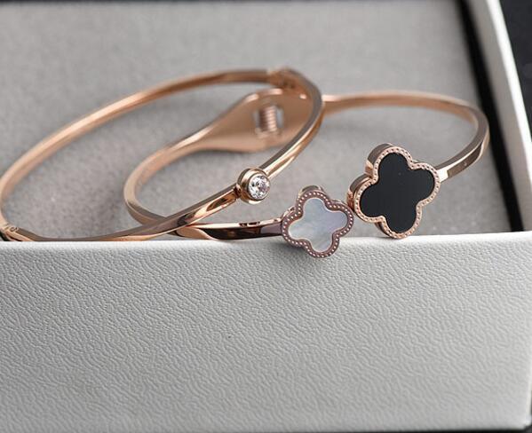 40 style Random Delivery Stainless Steel Design Four-leaf Clover Bangle&Bracelet Inlaid Authentic Shell Bangle Women Jewelry Valentine Gift