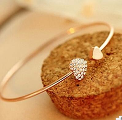 Gold and silver color Wholesale-Fashion Chic Lovely Gold Plated Rhinestone Heart Shape Cuff Bracelet Bangle Girl Party Prom Ornament Gift