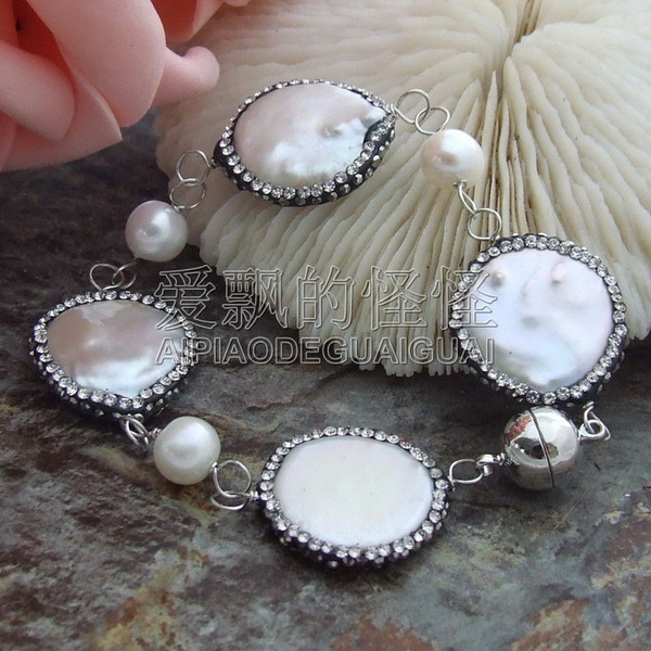 B051911 8'' White Round Coin Pearl Bracelet