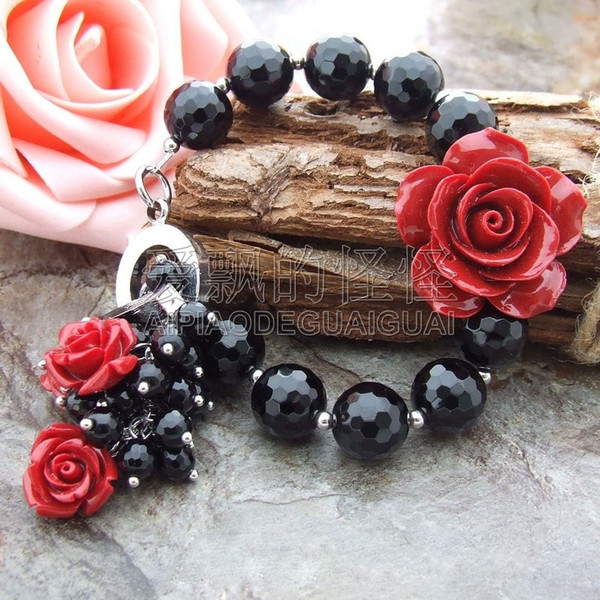 B021213 8'' Round Onyx Flower Bracelet