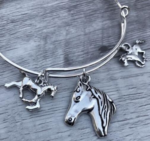 Vintage Silver Horse head Charms Expandable Wire Bracelet Bangles For Women Fashion Jewelry Crafts Adjustable Accessories Gift New