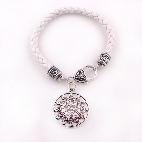 Hot Selling Sun Pendant Newgrange Spirals Ireland Amulet Leather Chain Pendant Charm Bracelet Fashion Jewelry Gift