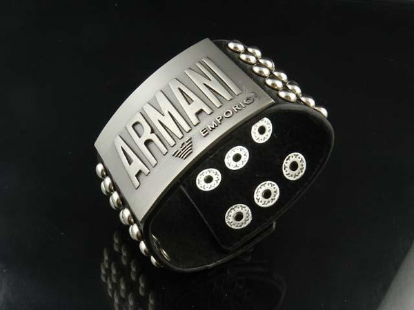 Fashion Design Letter Metal Buckle Rivets Wide Bracelets Real Leather Fashion Metal Cuff Bracelet Jewelry with Box