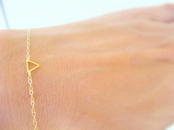 small triangle bracelet Geometric polygon Hollow three-sided bracelet simple hollow geometric triangle bracelet simple female jewelry