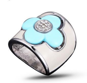 European and American foreign trade jewelry wholesale fashion creative acrylic four-leaf clover diamond ring