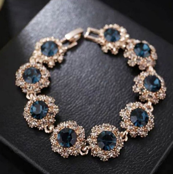 2019 European and American new ladies retro rhinestone bracelet crystal multicolor exaggerated bracelet fashion exquisite accessories