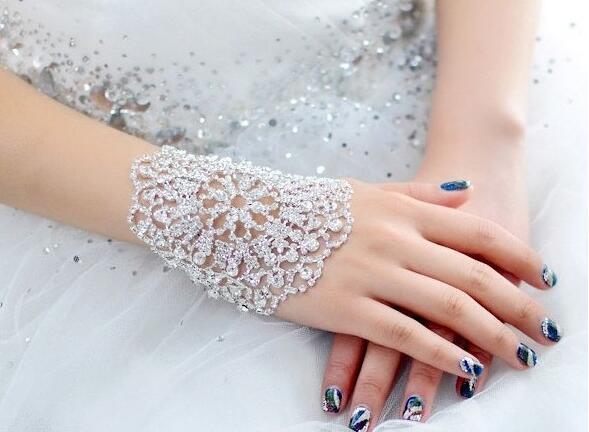 Full Rhinestone Flower Bracelet Crystal Bridal Wedding Bracelet Luxury Hollow Flower Wristband for Women Party Jewelry