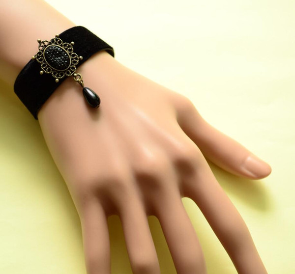 2018 new jewelry accessories personality fashion Occident goth bracelet elegant and sexy flannelette hand ornaments bracelet