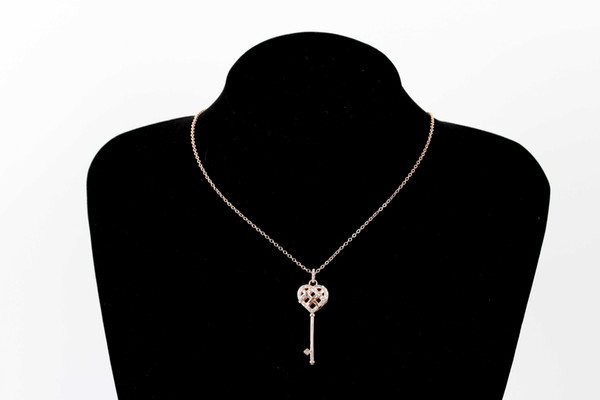 GREETING romantic heart-shaped key necklace women's jewelry for love plus a wishful knot, embellish the romantic love between the neck