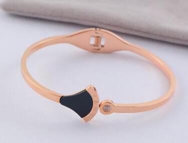 Fashion love single diamond bracelet 18K rose gold female titanium steel fancy dress agate shell letter bracelet