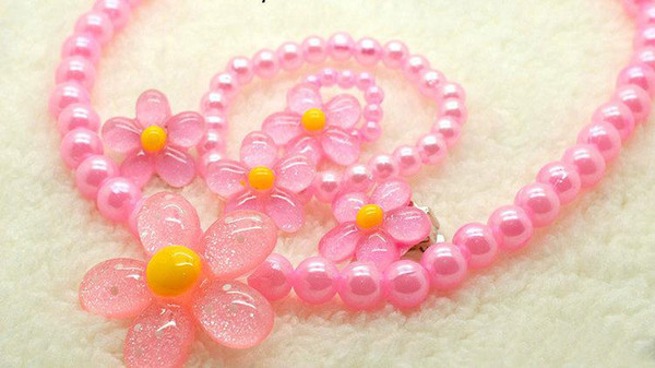 lovely Strawberry CHILDREN JEWELRY SET GIRL BEADS NECKLACE BRACELET ring jewelry SET New Baby Kids Christmas Gifts