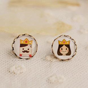 Mismatch Cute King and Queen Stud Earrings for Kids Personalized Christmas Jewelry 12mm rd27