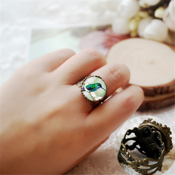 A Green Hummingbird Crown Rings Glass Dome Unisex Retro Jewelry Gifts