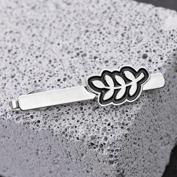 2019 hot sale new European and American fashion men's fashion French shirt leaves alloy tie clip free shipping