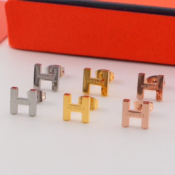 Hip Hop Personality Men Women Stud Fashion Brand Letter Couple Earrings for Gift High Street Classic Style Unisex Earring