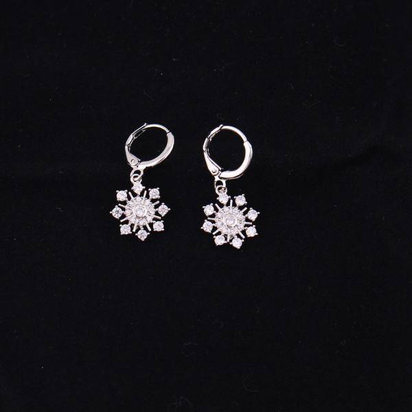 Elegant Brilliant Diamond Crystal Snowflake Shape Charm Pendent Christmas Earring For Women Jewelry Trade Assurance Service