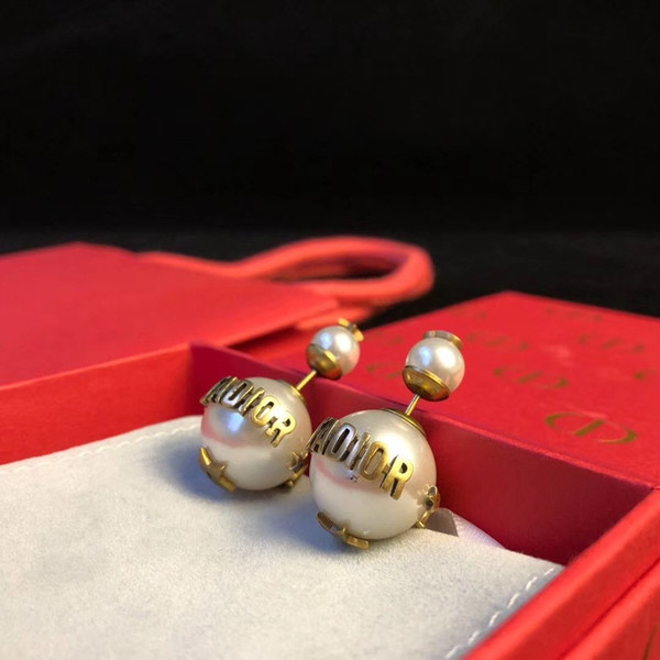 Luxurious quality brand name stud earring with round nature pearl and logo for women and gifrl friend festival gift PS6682A