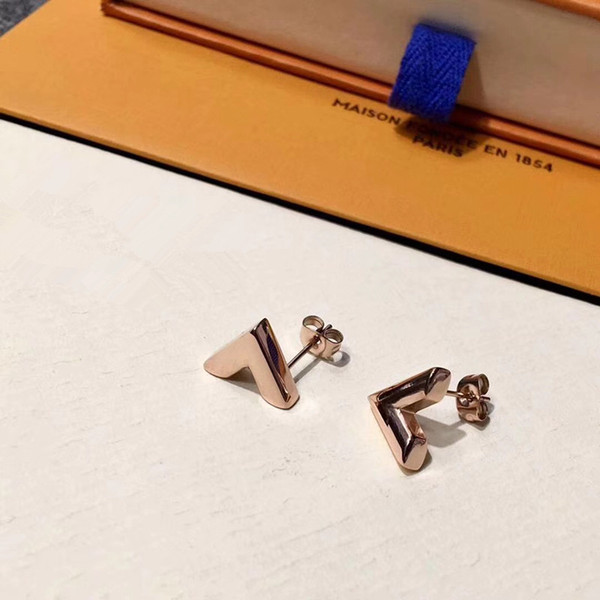 2018 Fashion Simple Letter Earrings Glossy V Stud Earrings Stainless Steel Jewelry Free Shipping