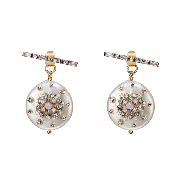 Korean version of the move peach hand-drilled crystal natural shell earrings fairy temperament earrings femal C18110801
