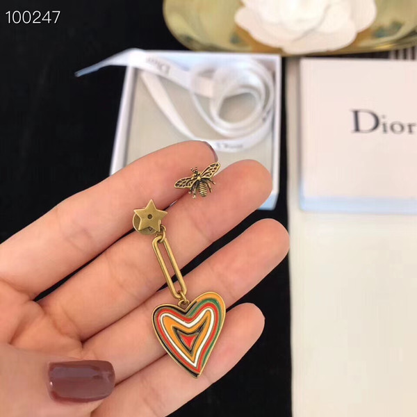 Designer jewelry luxury Earrings for women Brincos Oorbellen Simple Metal Wind Letter V Shape Stud Earrings For Women Gift