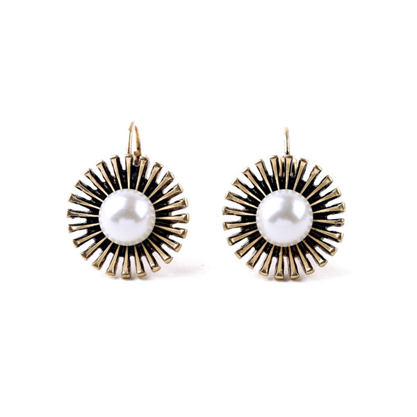 Fashion Elegant Clip Earring Sunflower Chic Brand Gold Color Simulated Pearl Statement Earrings For Women Friendship