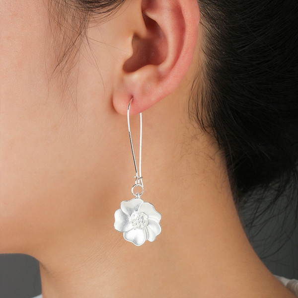 Hot Sale Plated Silver White Flower Dangle Earrings Fashion Ethnic Metal Floral Statement Drop Earrings Women Girls Ear Jewelry