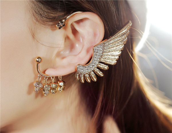 Trendy personality exaggerated diamond-studded wings skull nightclubs ear-hole ear hanging