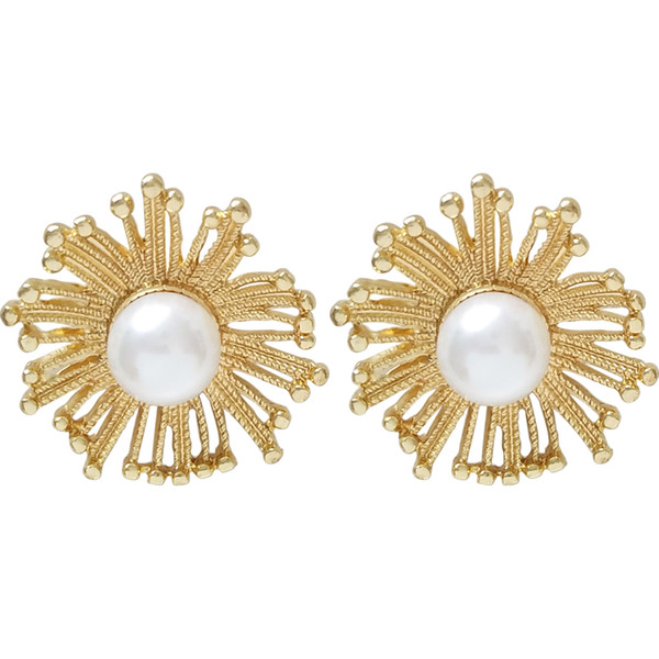 Japanese and Korean Elegant Lady Temperament Pearl Beautiful Flowers Hollow Creative Design Female Student Ear Nail