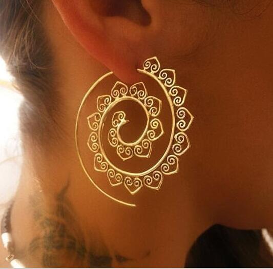 New Fashion Round Spiral Earrings Gold Color Cute Love Heart Whirlpool Gear Earrings for Women