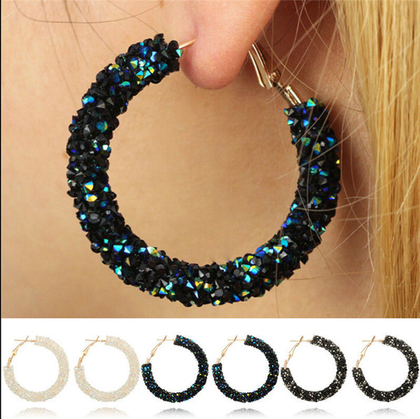 A pair of exquisite fashion simple personality retro exaggerated earrings, men and women circle crystal earrings earrings