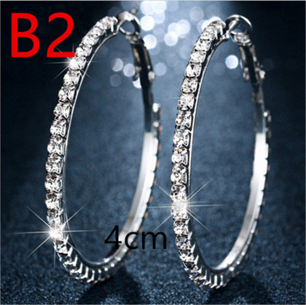 2019 new European and American accessories exaggerated set full of diamond ring earrings nightclub queen earrings