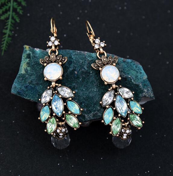 New designer retro jewelry leaves openwork gemstone long earrings ladies earrings brand-name jewelry gifts love high quality