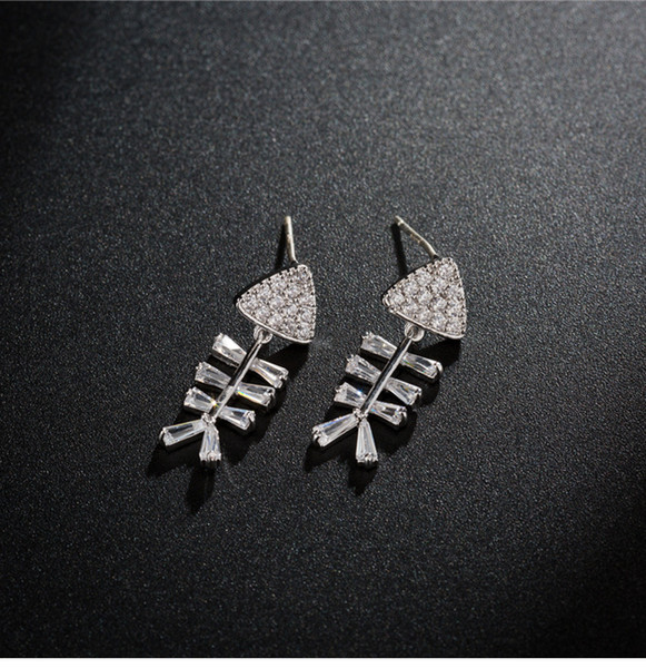 Creative zircon microinlay 925 silver needle Fishbone Earrings for women Silver plated copper imitation diamond earrings accessories