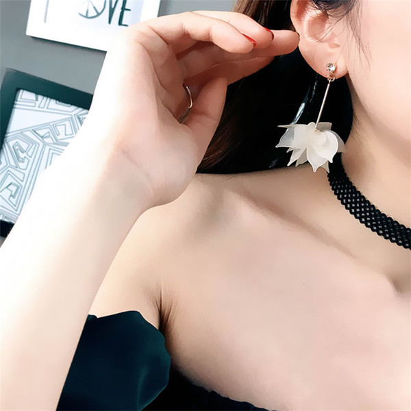 Hot Korean fashion earrings Petals Flower Ear Studs Petal earrings Summer long personalized petal earrings Knot T1C115