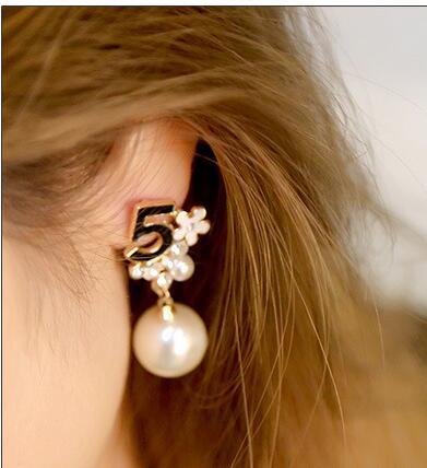 style women stud earring Number 5 Flower Pearl Stud Earrings Golden Rhinestone Earrings Women Girls Jewelry