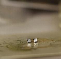 Sterling silver earring wth one diamond, Anti-allergic, classic style, noble for women,Hign quality and Free Shipping