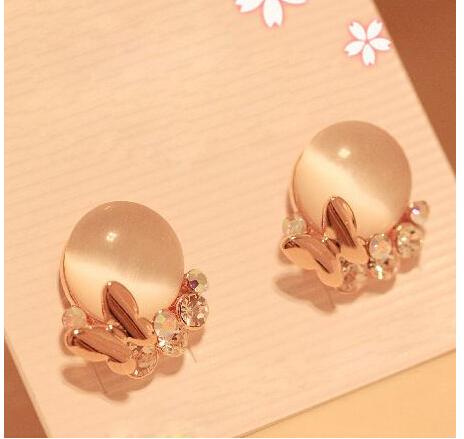 Korean version of the temperament butterfly Fangzuan jewelry bright opal earrings women