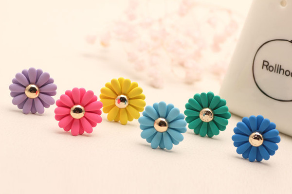 Korean fashion, hot spring, small, fresh ear studs, daisies, flowers, studs, candy studs, earrings.