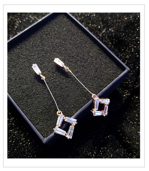 Korean version personalized Earrings simple retro Earrings INS long geometric diamond earpin Earrings E0381