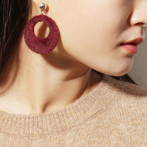 European and American fashion jewelry simple Han Fan Baitao ear decoration temperament Street pat geometry mink hair ear nail female