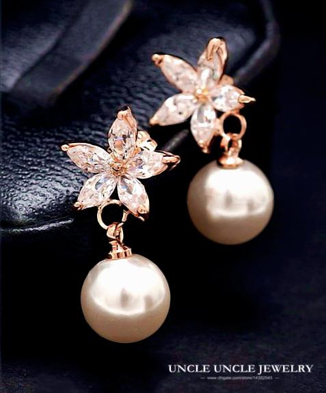 Rose Gold Color Simulated Pearl Rhinestones Inlaid Daisy Petal Design Flowers Lady Earrings Wholesale