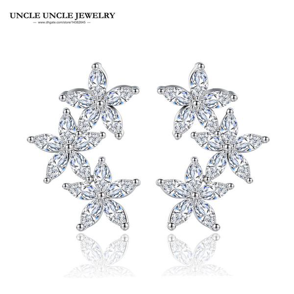 Elegant White Gold Color Clear Zirconia Crystal 3 pcs Daisy Petal Flower Design Woman Stud Earring Wholesale Gift